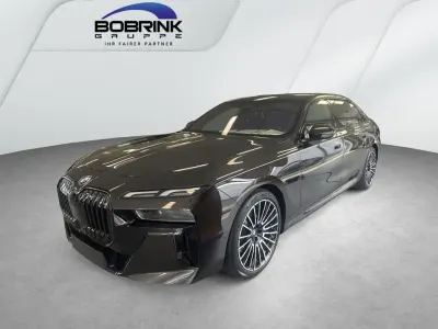 Neu BMW 740 Sport Line 299 PS (219 kW) 2026 Schwarz Limousine