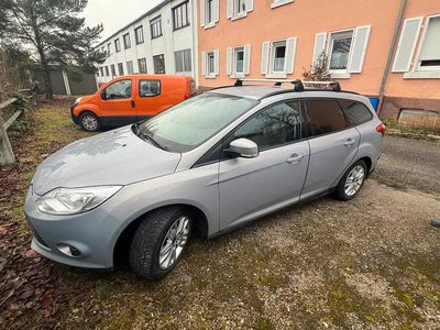 Gebraucht Ford Focus 105 PS (77 kW) 2011 Grau Kombi