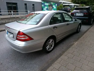 Gebraucht Mercedes C200 163 PS (119 kW) 2004 Silber Limousine