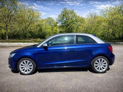 Gebraucht Audi A1 Ambition 122 PS (89 kW) 2011 Blau Kleinwagen