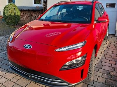 Gebraucht Hyundai Kona 100 kW (136 PS) 2021 Rot SUV