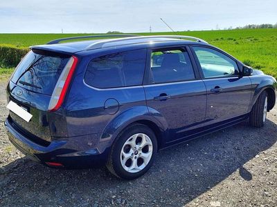 Używany Ford Focus Viva 101 KM (74 kW) 2010 Niebieski Kombi