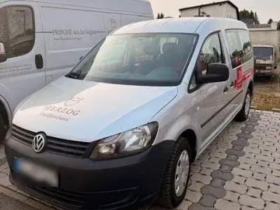 Używany VW Caddy Maxi 102 KM (75 kW) 2012 Srebrny Minivan