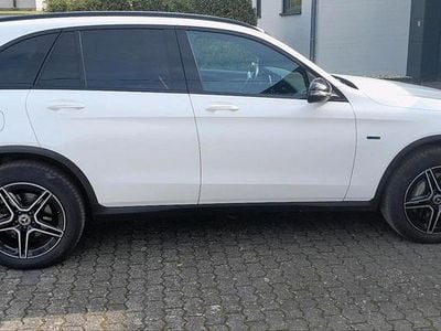 Second-hand Mercedes GLC300e 194 CP (142 kW) 2021 Alb SUV