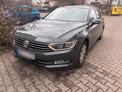 Grau Gebraucht 2015 VW Passat Comfortline Kombi | 8.600 € (Guter Preis)