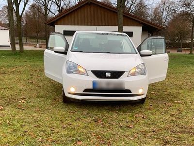 Weiß Gebraucht 2015 Seat Mii Kleinwagen | 6.400 € (Etwas zu teuer)
