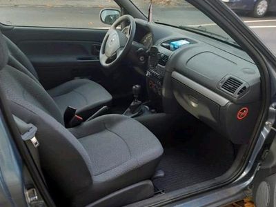 Gebraucht Renault Clio II 58 PS (42 kW) 2009 Blau Kleinwagen