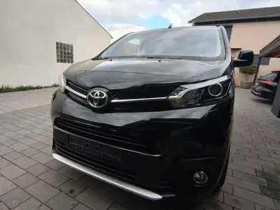 Gebraucht Toyota Proace Executive 177 PS (130 kW) 2020 Schwarz Van / Kleinbus