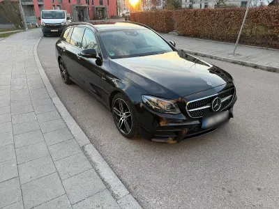 Używany Mercedes E43 AMG AMG 401 KM (294 kW) 2017 Czarny Sedan/Limuzyna