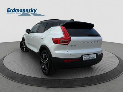 Gebraucht Volvo XC40 R-Design 163 PS (119 kW) 2022 Crystal white (weiß) SUV