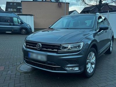 Silber Gebraucht 2017 VW Tiguan Highline SUV | 18.500 € (Fairer Preis)