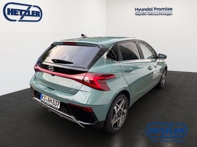 Gebraucht Hyundai i20 Prime 101 PS (74 kW) 2024 Mangrove green / mic Limousine