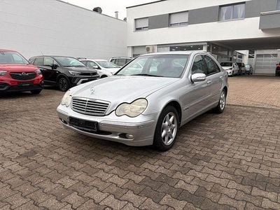 Grau Gebraucht 2000 Mercedes C240 Elegance Limousine | 3.955 € (Etwas zu teuer)
