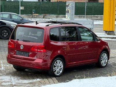 Wild cherry red metallic Gebraucht 2012 VW Touran Comfortline Van / Kleinbus | 9.100 € (Teuer)
