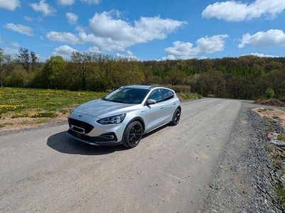 Second-hand Ford Focus Active 150 CP (110 kW) 2019 Argintiu Berlinǎ
