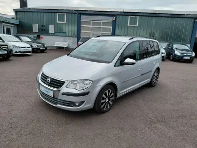 Gebraucht VW Touran Trendline 140 PS (102 kW) 2010 Silber Van / Kleinbus