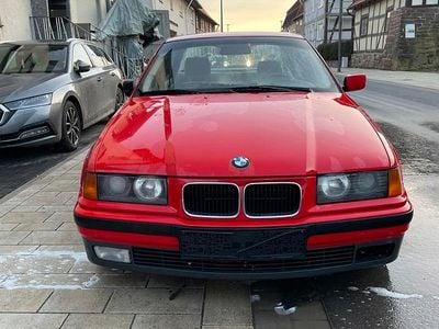 Rot Gebraucht 1993 BMW 325 Limousine | 2.499 €