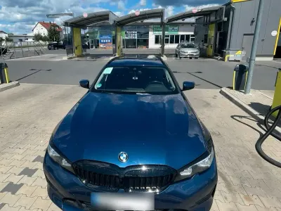 Gebraucht BMW 320 192 PS (141 kW) 2020 Blau Kombi