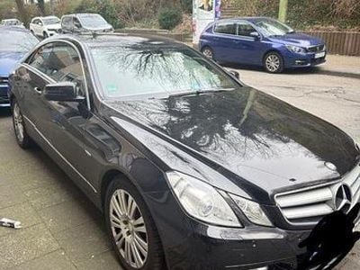 Second-hand Mercedes E200 184 CP (135 kW) 2011 Negru Coupe