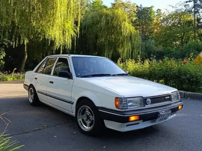 Używany Mazda 323 Cosmo 70 KM (51 kW) 1995 Biały Hatchback