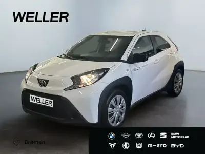 Gebraucht Toyota Aygo Play 72 PS (52 kW) 2025 Schneeweiß Kleinwagen