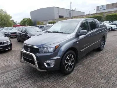 Gebraucht SsangYong Actyon 155 PS (114 kW) 2016 Grau Pickup