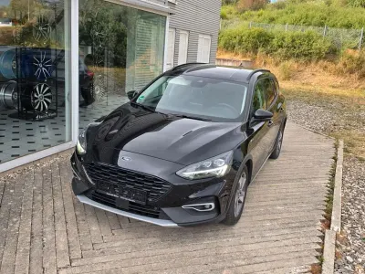 Gebraucht Ford Focus Active 125 PS (91 kW) 2020 Schwarz Kombi