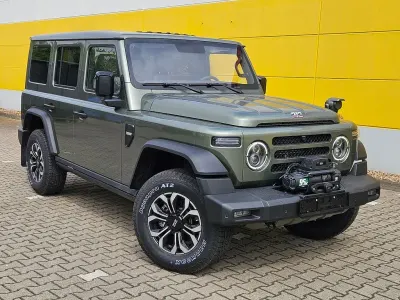 Neu BAW 212 166 PS (122 kW) 2026 Grün SUV