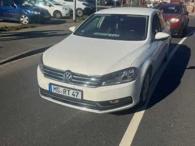 Gebraucht VW Passat 172 PS (126 kW) 2011 Weiß Limousine