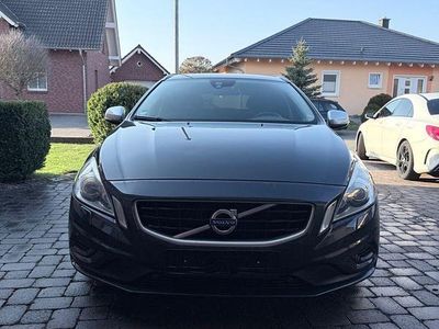 Gebraucht Volvo V60 R-Design 163 PS (119 kW) 2012 Grau Kombi