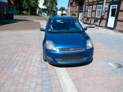 Gebraucht Ford Fiesta 60 PS (44 kW) 2007 Blau Kleinwagen