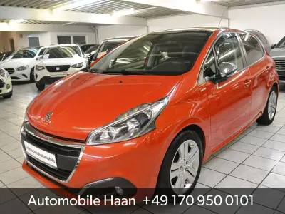 Gebraucht Peugeot 208 Style 99 PS (72 kW) 2018 Orange Kleinwagen