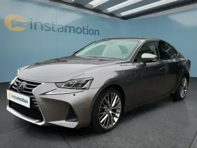 Second-hand Lexus IS300h Luxury Line 223 CP (164 kW) 2021 Argintiu Berlinǎ