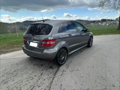 Gebraucht Mercedes B200 193 PS (141 kW) 2009 Grau Van / Kleinbus