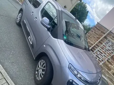 Gebraucht Citroën Berlingo Start 102 PS (75 kW) 2019 Silber Van / Kleinbus