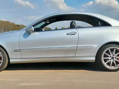 Usado Mercedes CLK220 Avantgarde 150 HP (110 kW) 2006 Prateado Coupé