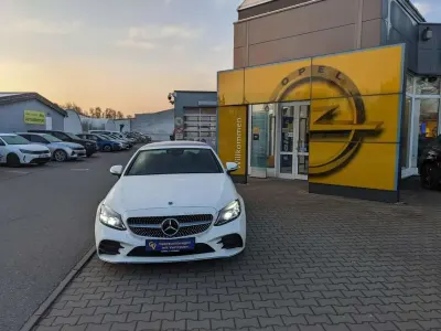 Używany Mercedes C220 AMG line 194 KM (142 kW) 2021 Biały Kabriolet