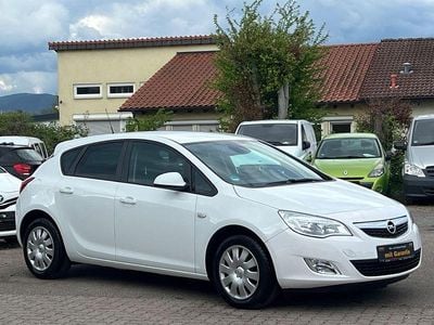 Usata Opel Astra Design Edition 120 CV (88 kW) 2011 Bianco Berlina