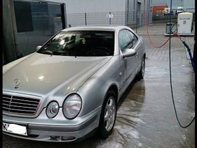 Usado Mercedes CLK200 136 HP (100 kW) 1998 Prateado Coupé