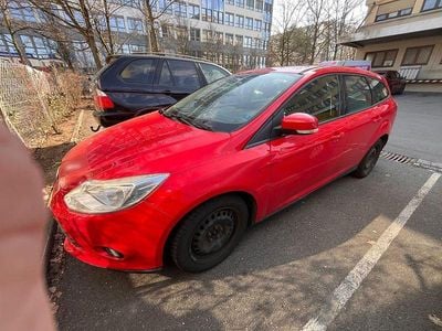 Gebraucht Ford Focus Trend 116 PS (85 kW) 2012 Rot Limousine