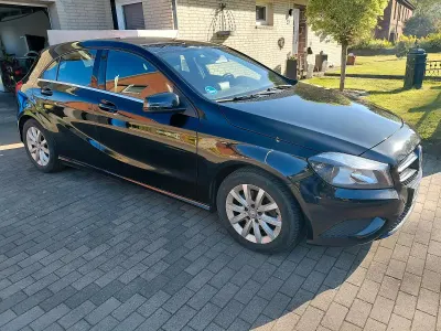 Gebraucht Mercedes A180 Style 122 PS (89 kW) 2013 Schwarz Kleinwagen
