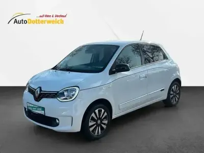 Second-hand Renault Twingo Techno 60 kW (82 CP) 2022 Alb Hatchback