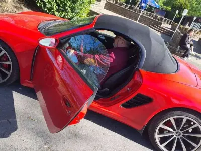 Gebraucht Porsche Boxster 266 PS (195 kW) 2007 Rot Cabrio