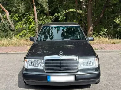 Gebraucht Mercedes E260 160 PS (117 kW) 1991 Schwarz Limousine