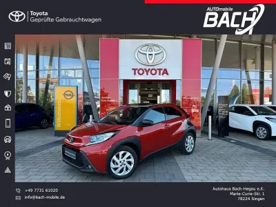 Gebraucht Toyota Aygo X Comfort 72 PS (52 kW) 2022 Rot SUV
