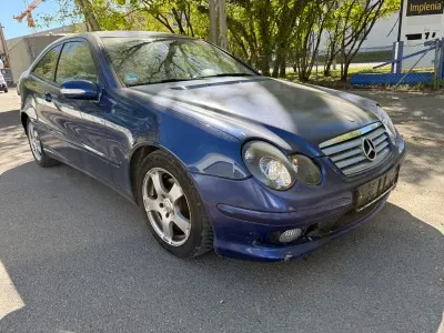 Usata Mercedes C180 143 CV (105 kW) 2005 Blu Coupé