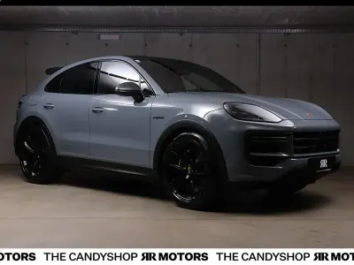 Gebraucht Porsche Cayenne Turbo E-Hybrid 600 PS (441 kW) 2024 Grau SUV
