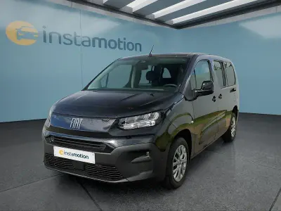 Neu Fiat Doblò 131 PS (96 kW) 2026 Schwarz Van / Kleinbus