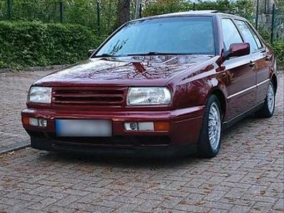 Gebraucht VW Vento 75 PS (55 kW) 1996 Rot Limousine