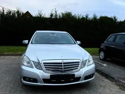 Gebraucht Mercedes E220 170 PS (125 kW) 2009 Silber Limousine